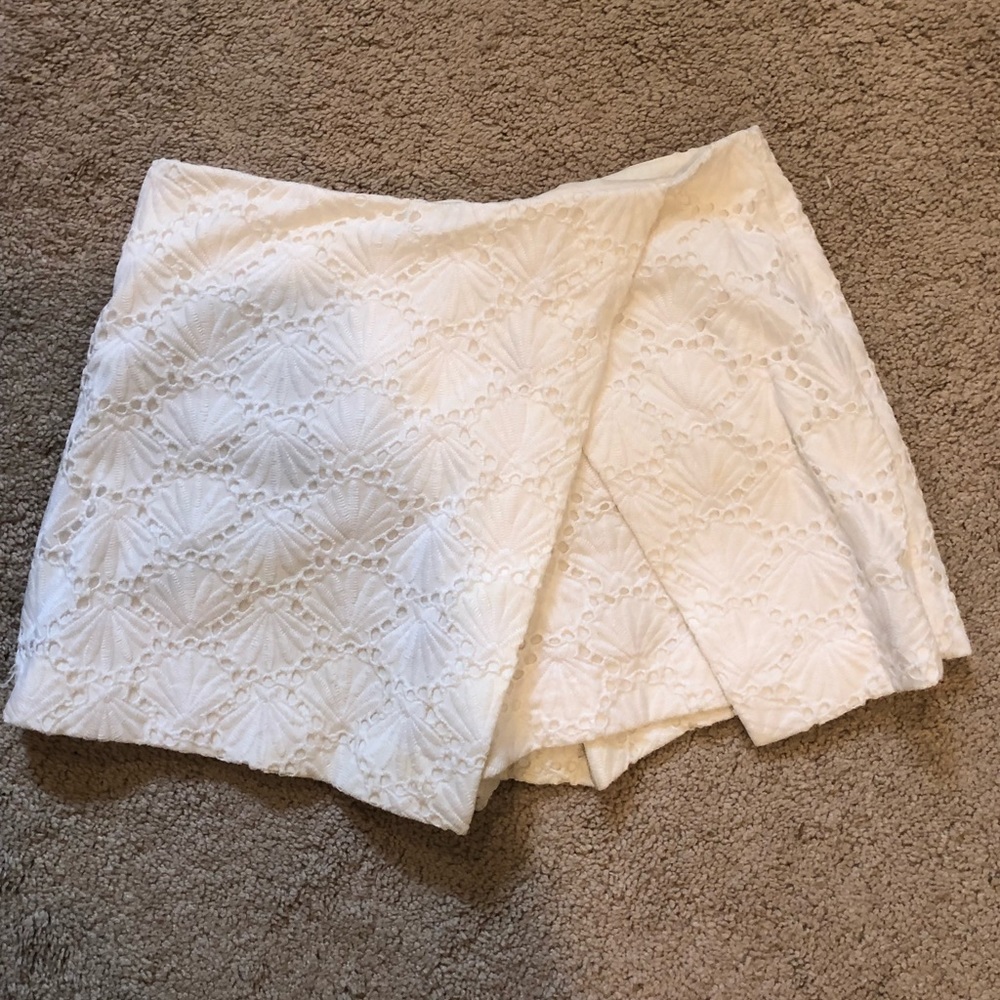 Lilly Pulitzer white skort